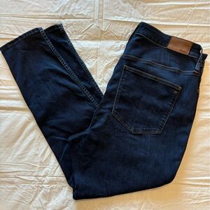 Madewell Curvy High Rise Skinny Jean Size 33 in Dark Wash GUC
